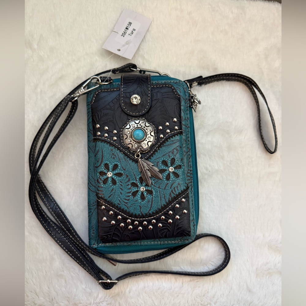 Western Turquoise NWT Crossbody Wristlet Wallet Phone holder